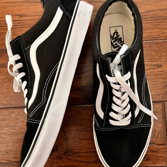 Vans Black and White Old Skool Sneakers - Picture 2 of 4